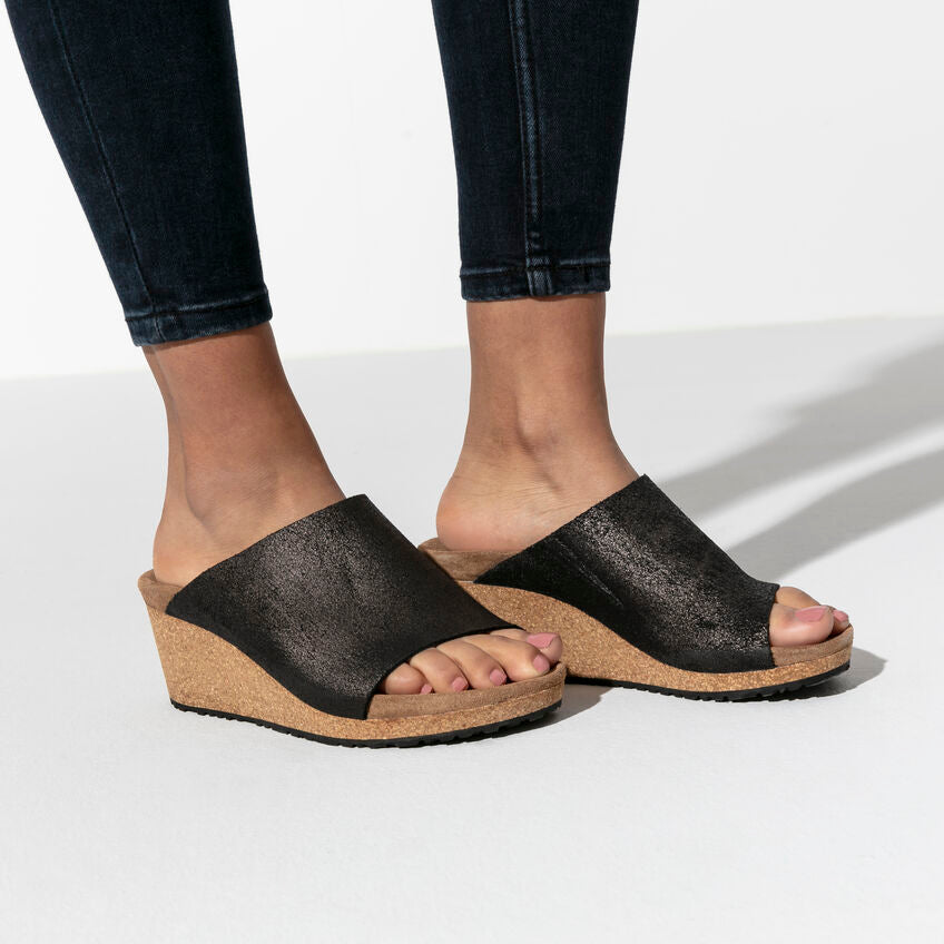 BIRKENSTOCK NAMICA WASHED BLACK LEATHER NARROW