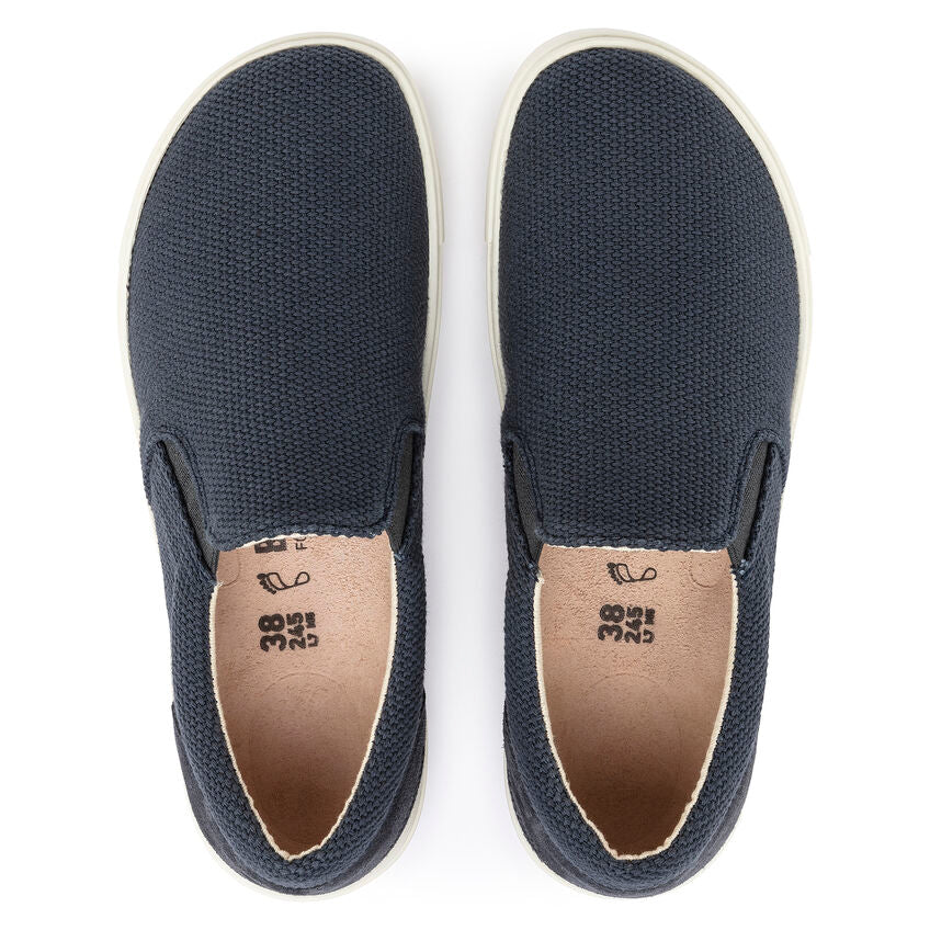 BIRKENSTOCK OSWEGO MIDNIGHT CANVAS REGULAR