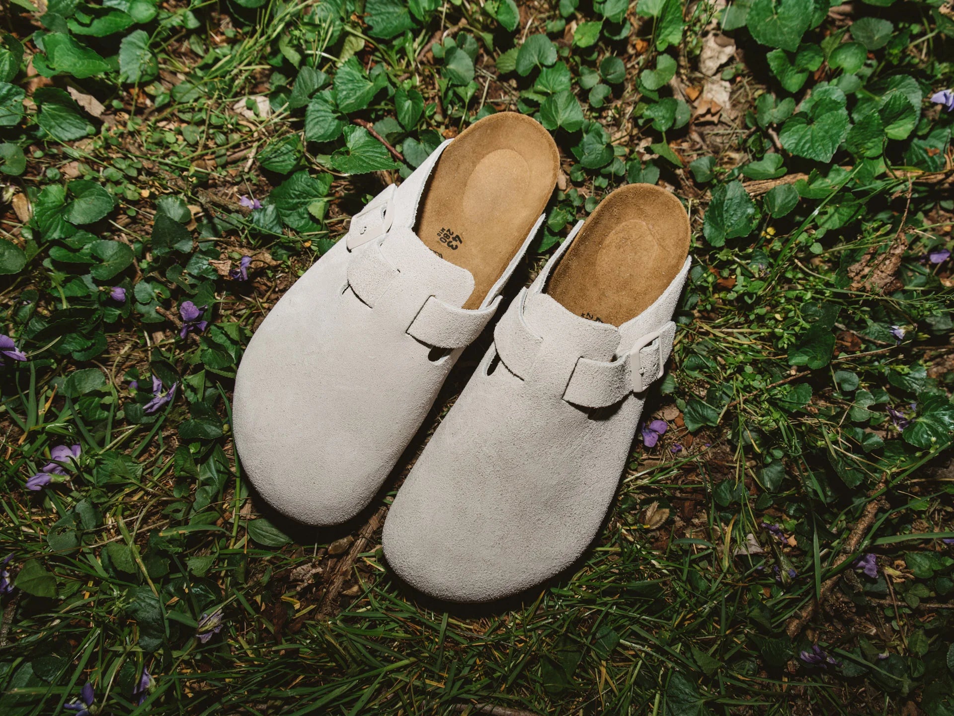 BIRKENSTOCK BOSTON ANTIQUE WHITE SUEDE REGULAR